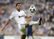 开云体育APP下载-本泽马之夜，当F1引擎轰鸣遇见完美弧线