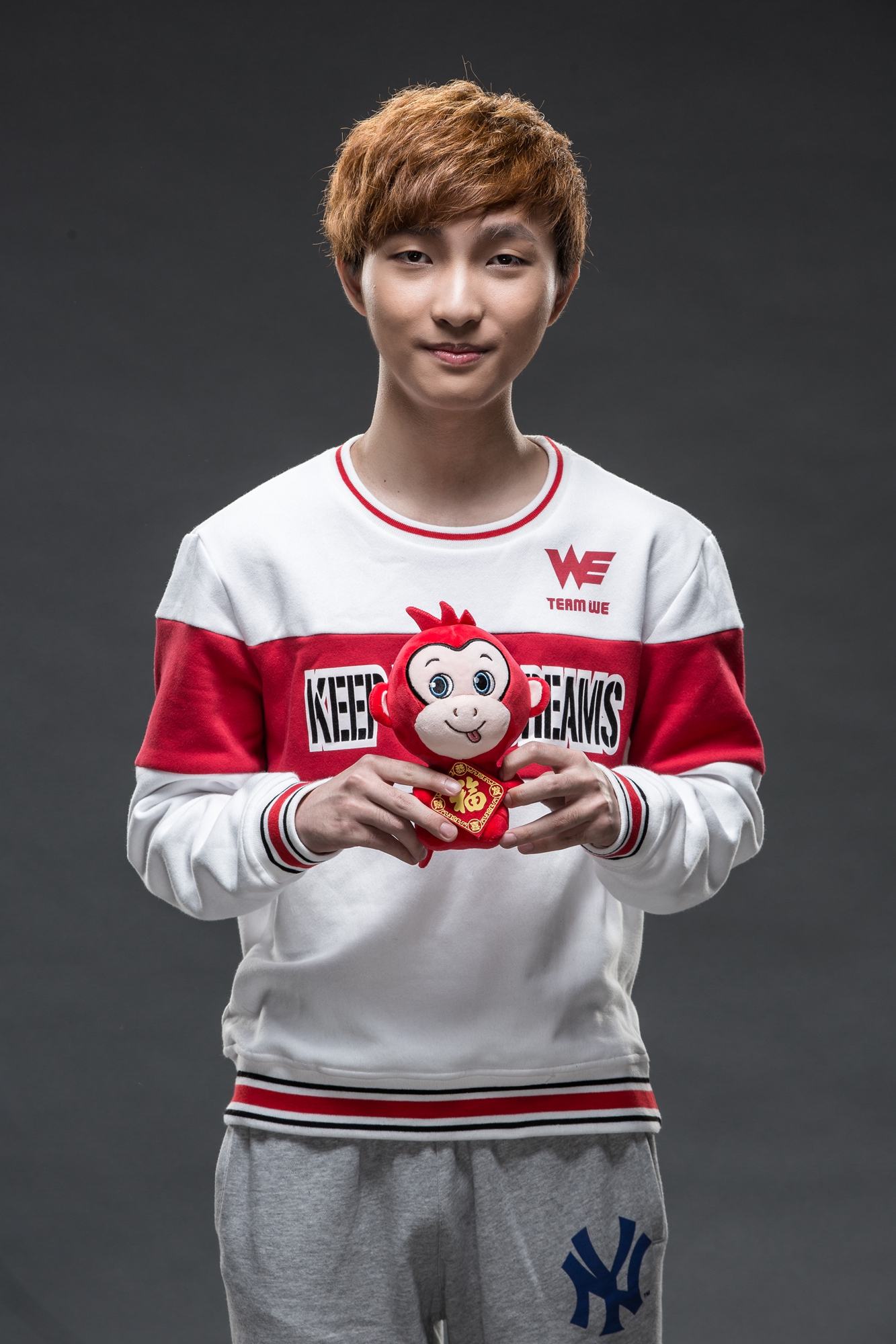 V5横扫TeamWE，Hylissang制霸全场的简单介绍
