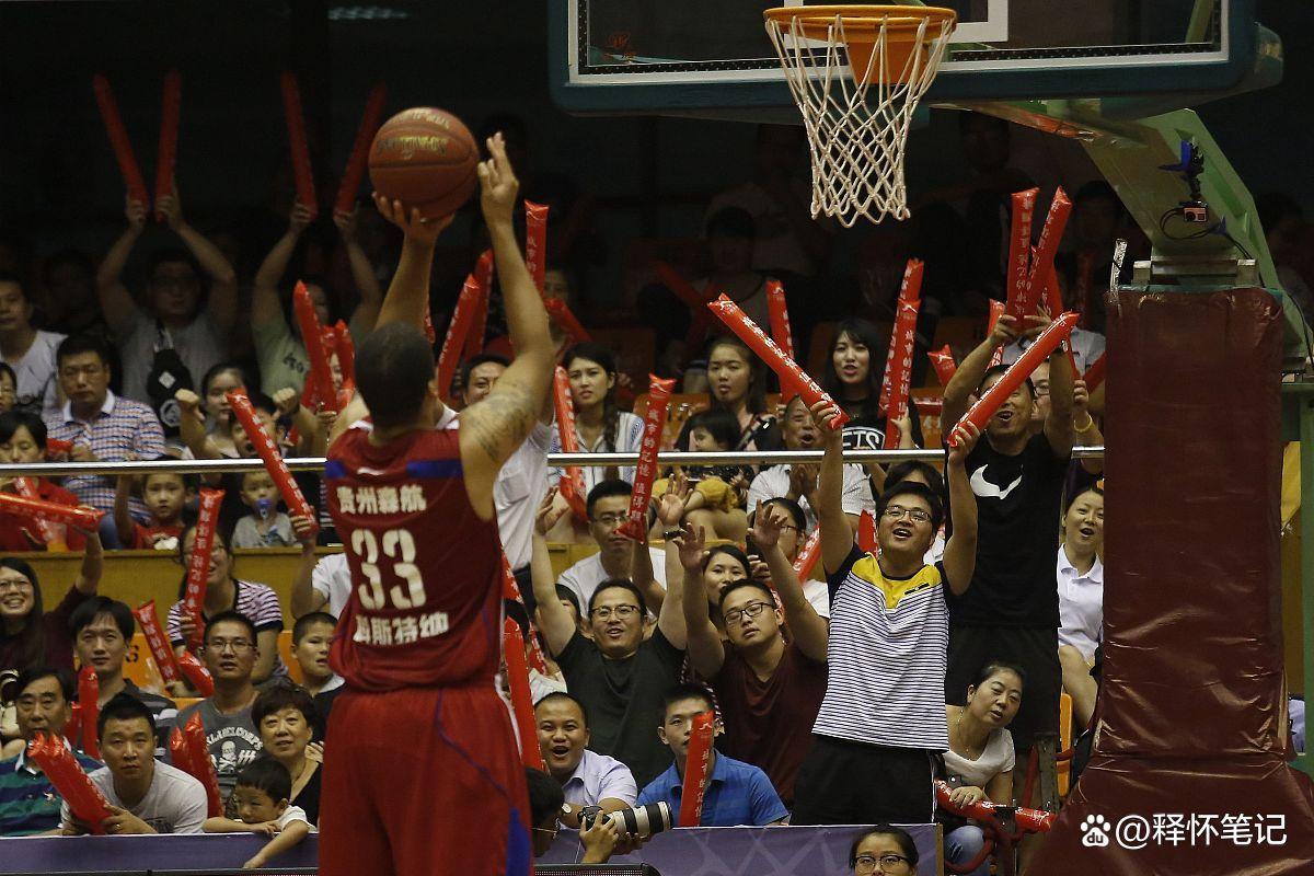 鹈鹕碾压西班牙男篮,汉密尔顿三分雨点燃全场 鹈鹕碾压西班牙男篮,汉密尔顿三分雨点燃全场