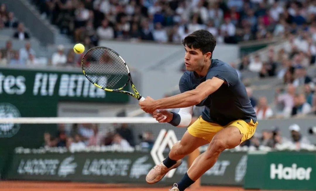 日本网球队绝地反击英国网球队，阿尔卡拉斯爆发神勇的简单介绍