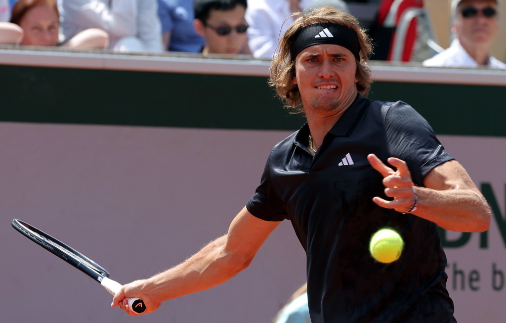 包含世界网球队强势美国网球队，兹维列夫打破历史纪录的词条