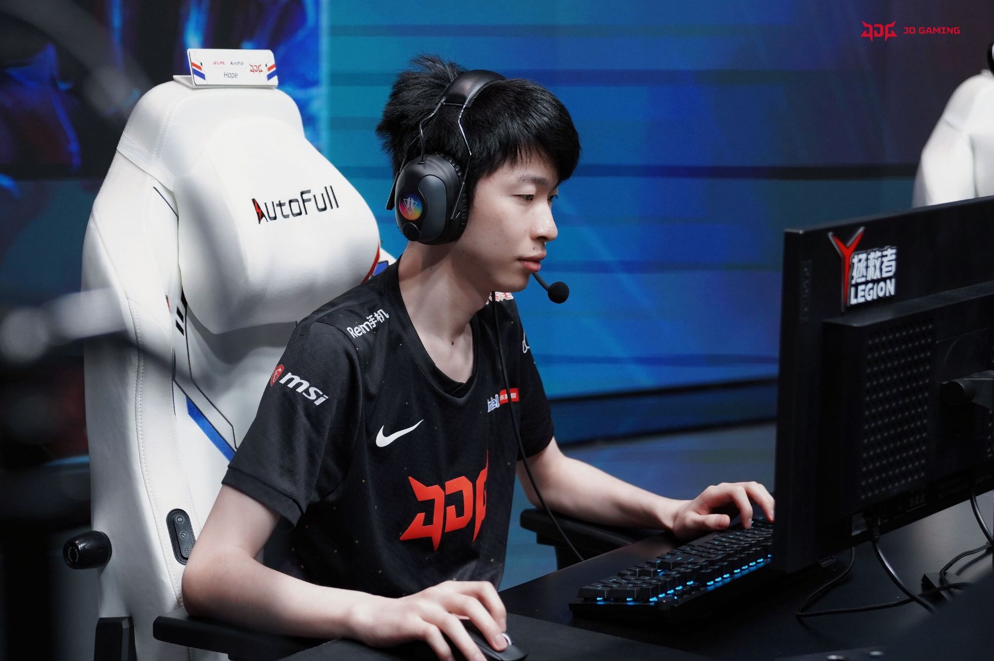 JDGaming绝杀FLY,Tian爆发神勇 JDGaming绝杀FLY,Tian爆发神勇