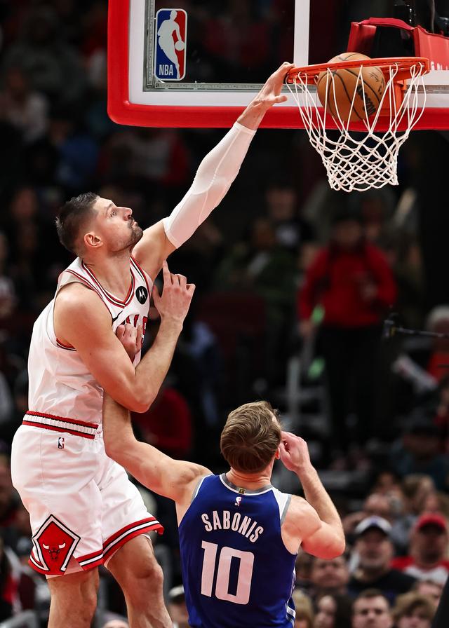 立陶宛男篮轻取公牛，福克斯制霸全场