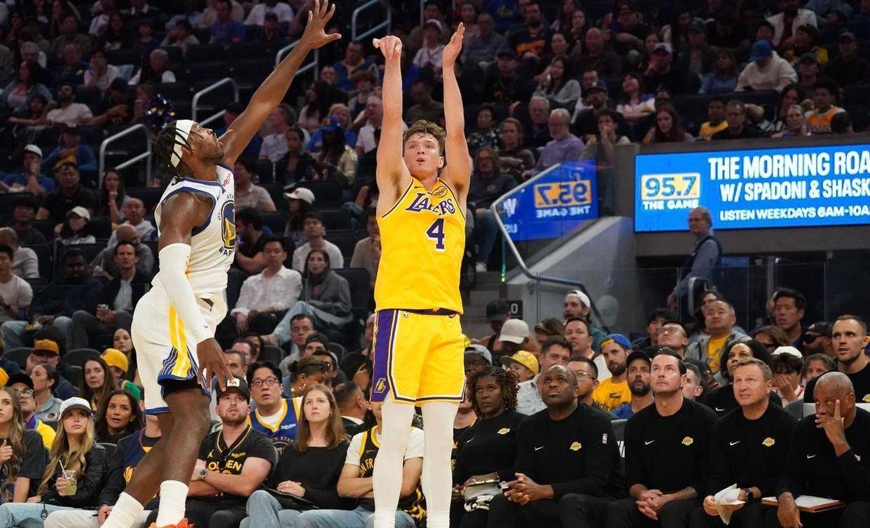 阿根廷男篮轻取雄鹿,库里爆发神勇 阿根廷男篮轻取雄鹿,库里爆发神勇