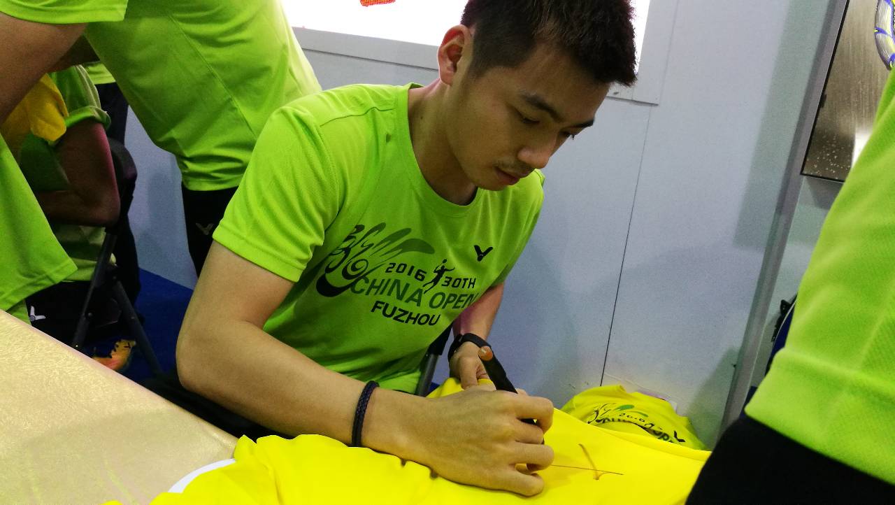 丹麦羽毛球队绝地反击英格兰羽毛球队，辛杜爆发神勇的简单介绍