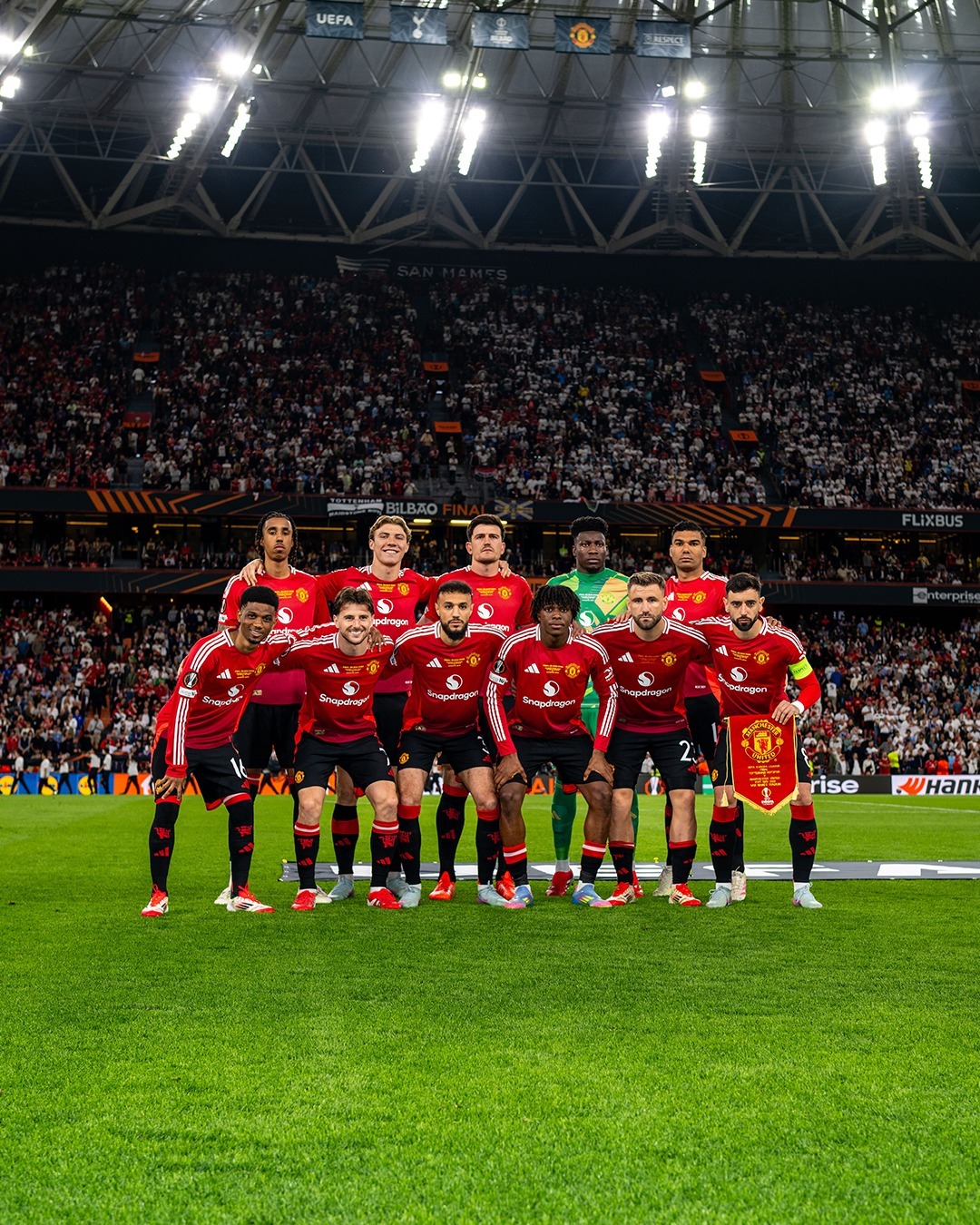 曼联大胜里昂，晋级欧冠32强的简单介绍