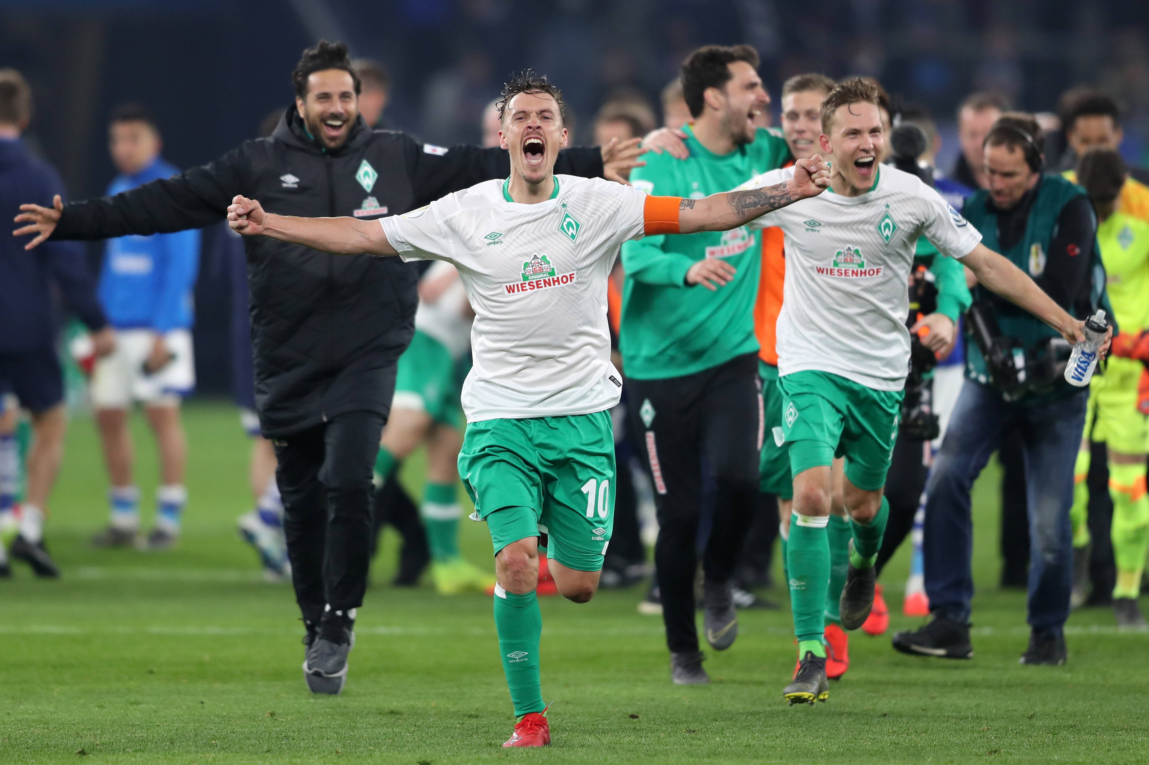 包含对手在比赛中无法抗衡球队实力的词条