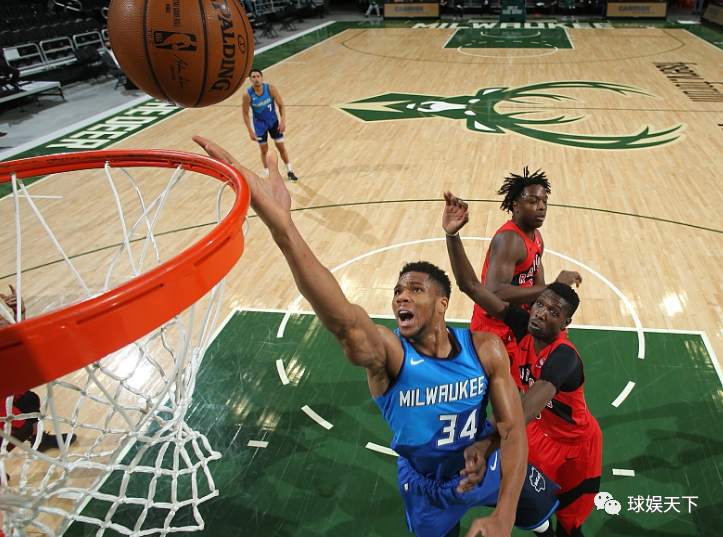 雄鹿惨败对手，状元郎表现抢眼