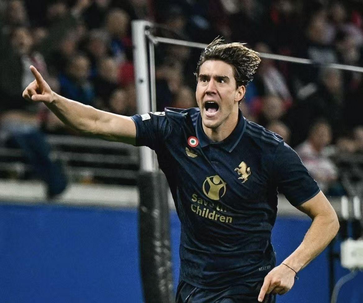 关于那不勒斯球队士气高涨，力争重返欧冠赛场的信息