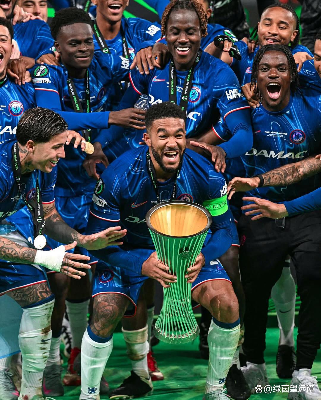 切尔西大胜反弹，蓝军赢得家族的简单介绍