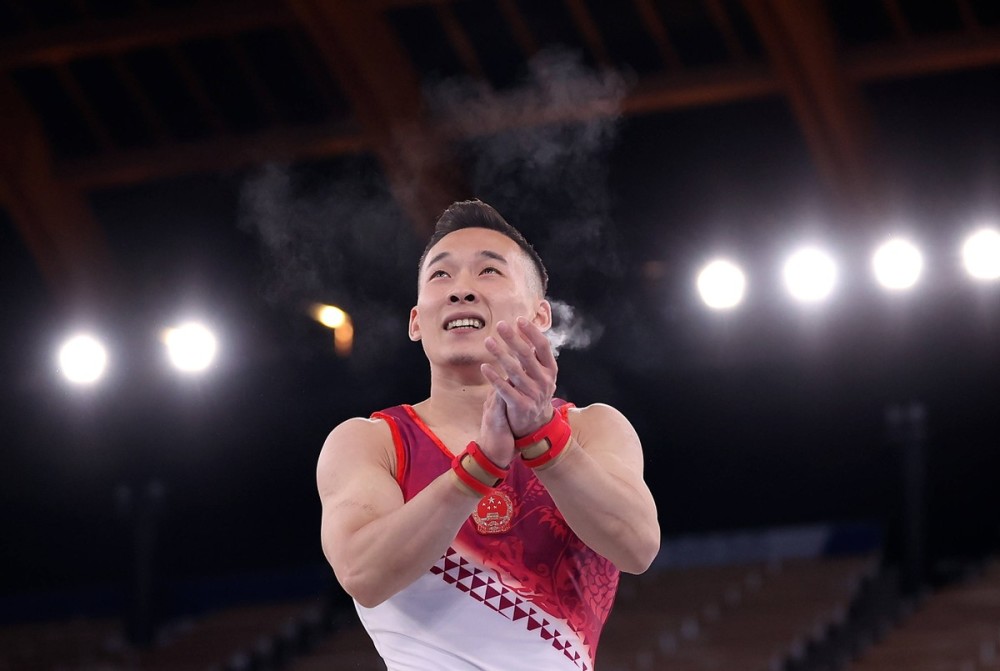 包含裁判严格执法，比赛裁判令人满意的词条