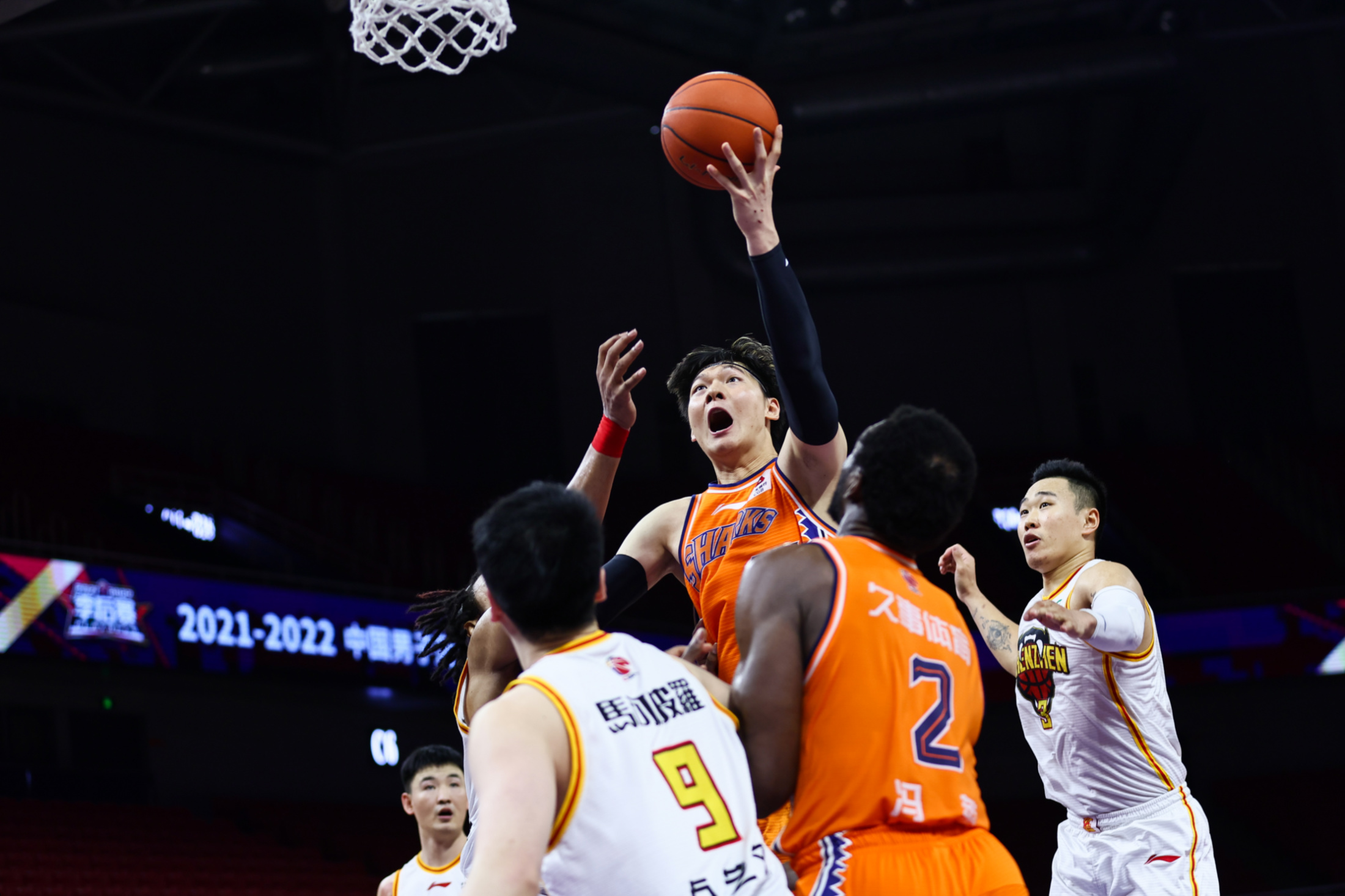 天津队逆转深圳队，王哲林状态火热的简单介绍