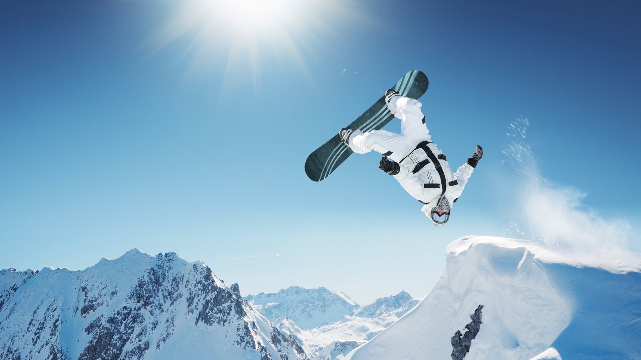 哈利伯顿关键节点连续得分引爆全场，快船狂胜深圳队展现实力碾压