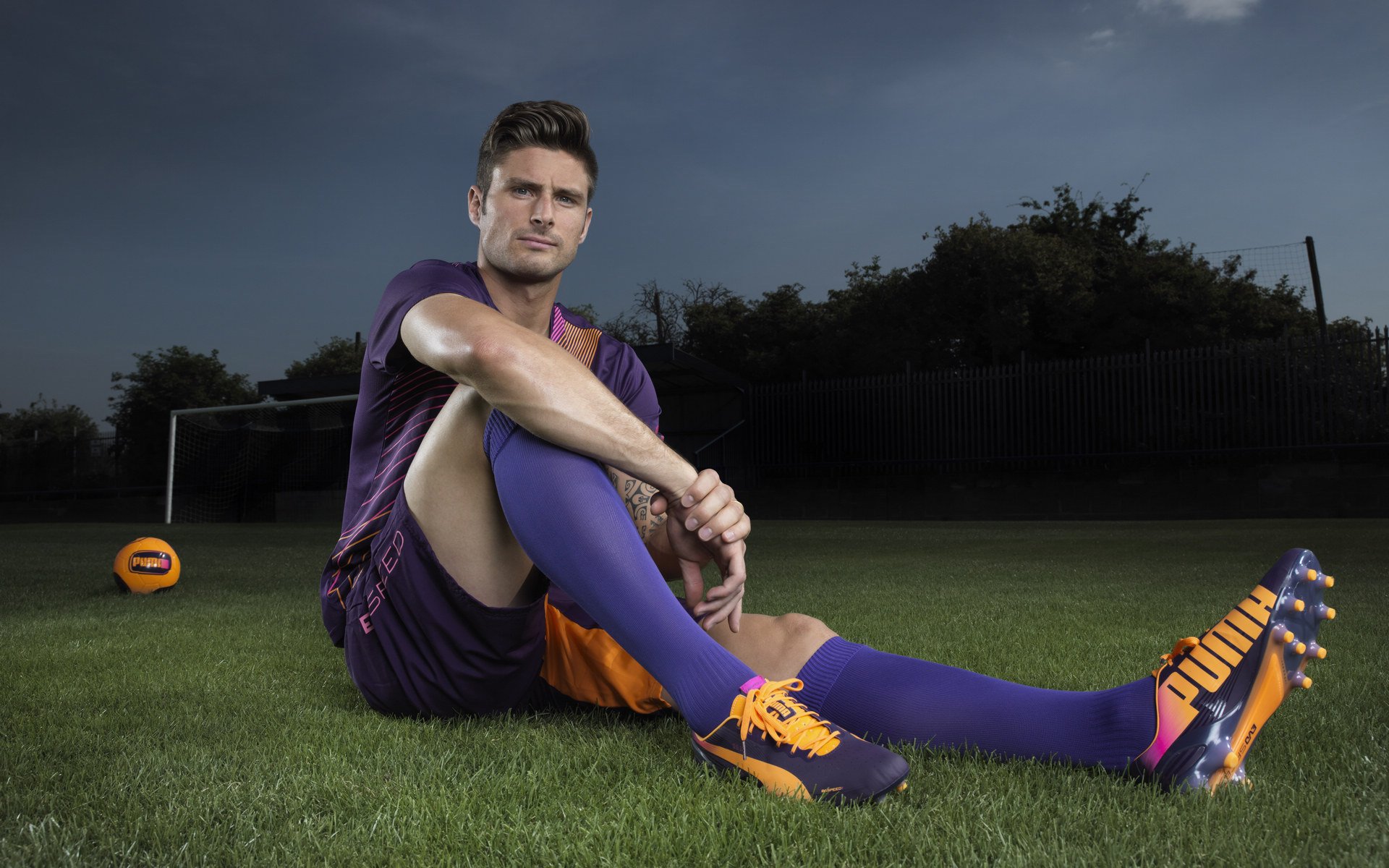 绿茵场与篮球馆的双重奏,英超争冠焦点战与吉林加时奇迹的交响